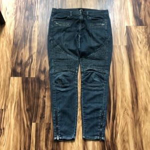 BDG Size 28 Denim Jeans